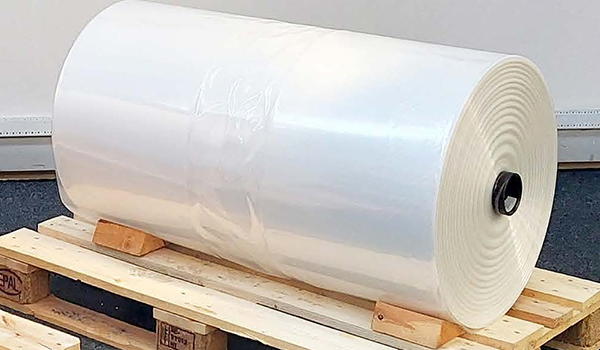 Roll of stretch hood film